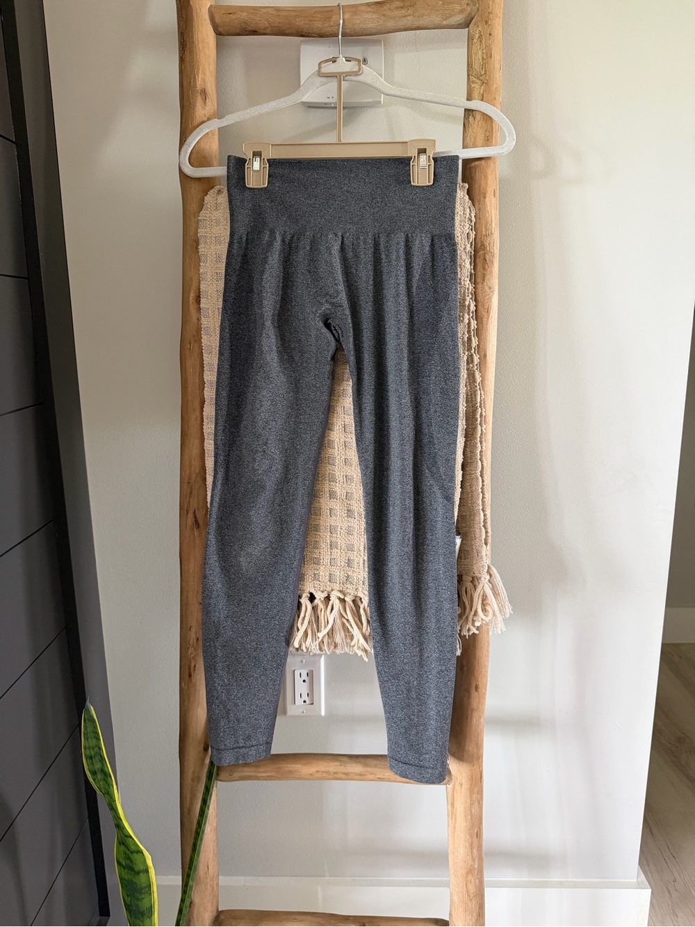 🩶 NVGTN Grey Leggings 🩶